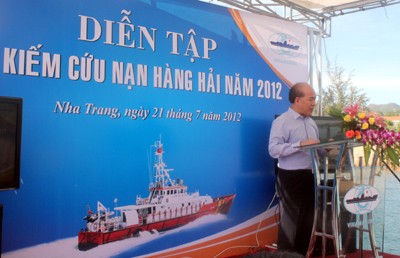 Đồng chí Nguyễn Văn Công, Thứ trưởng Bộ giao thông Vận tải, phát biểu động viên các lực lượng tham gia diễn tập